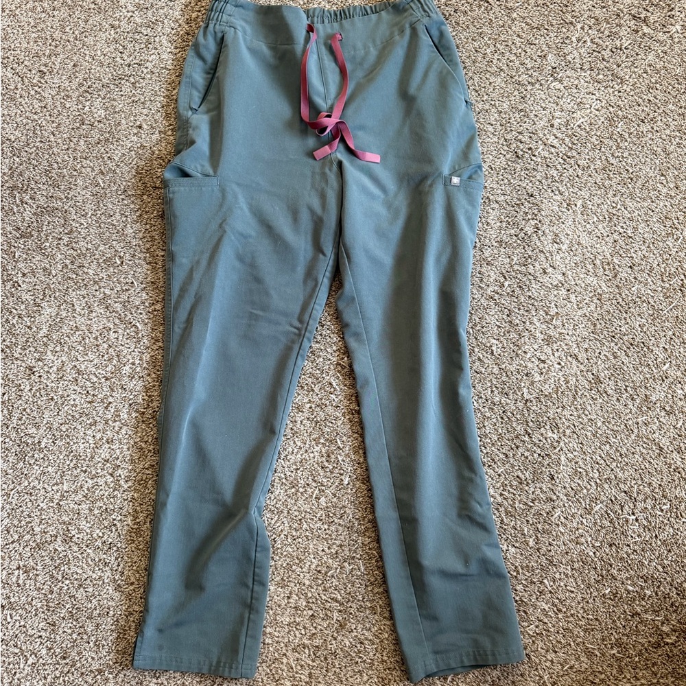 Figs high rise scrub pants